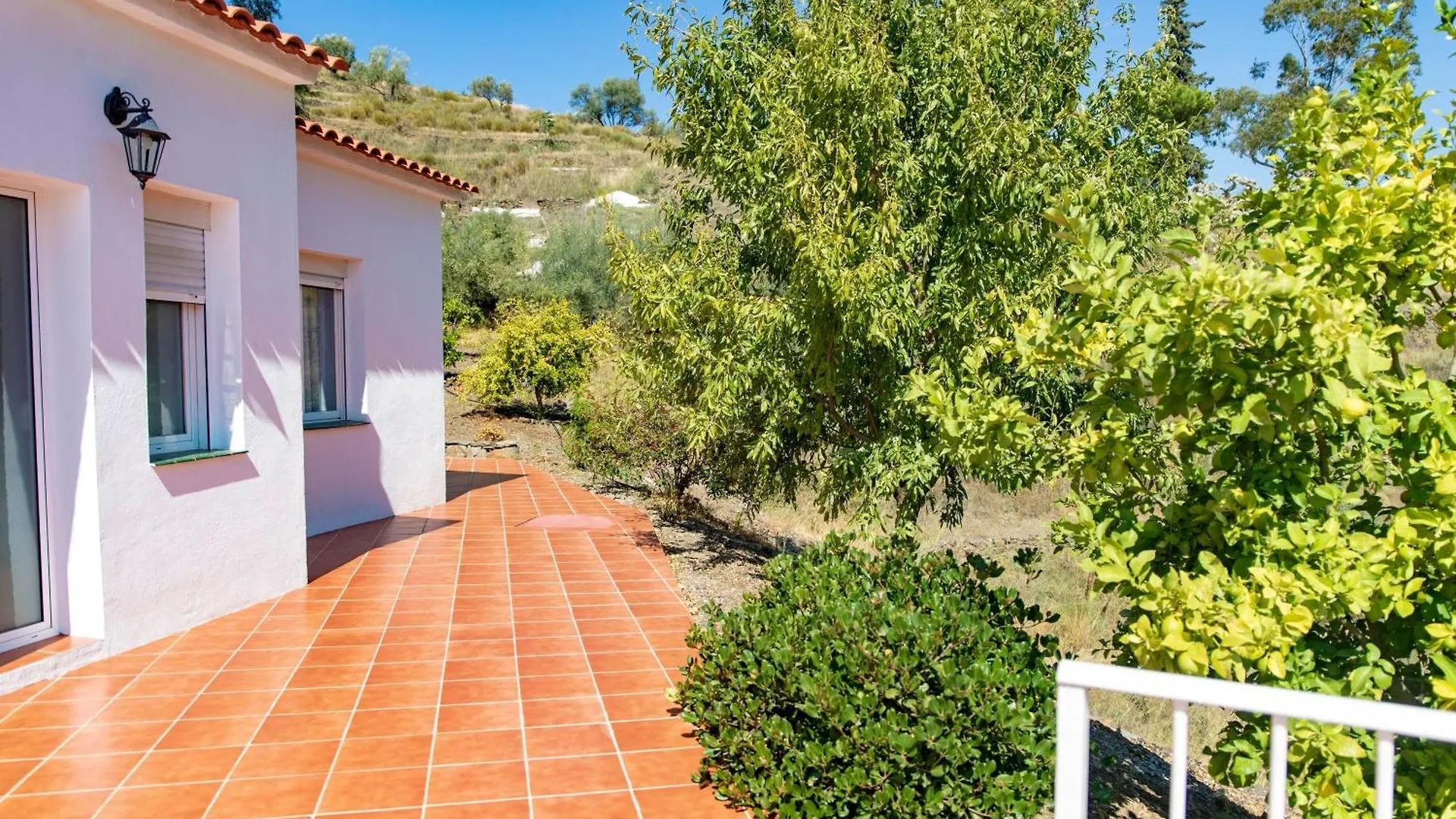Modernes Wohnen Im Laendlichen Andalusien Villa Torrox Spain